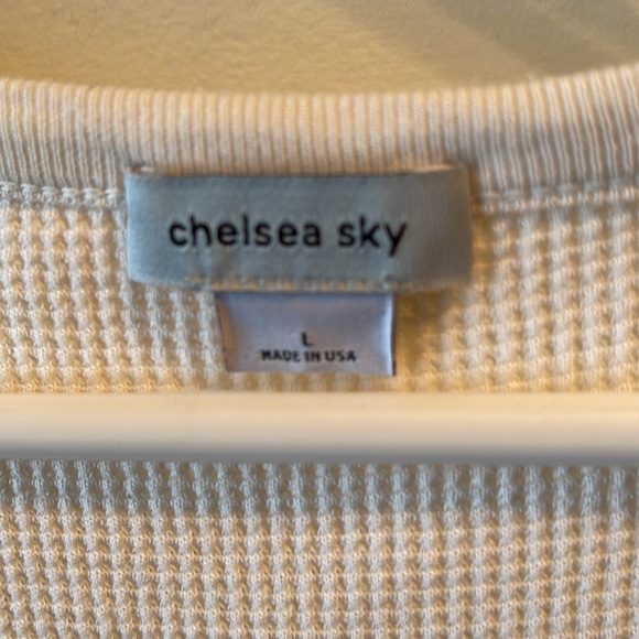 Waffle cold shoulder shirt - Picture 3 of 6